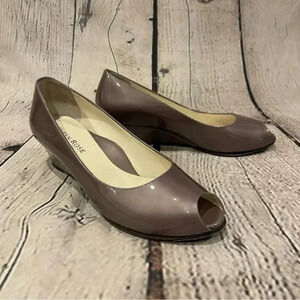 Taryn Rose Women’s Silver Patent Leather Wedge Heels size 39/8